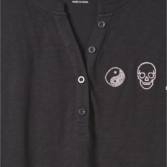 ❤️NWT VINTAGE TORRID TANK YIN YANG SKULL PRINT HENLEY TANK MEDIUM - Picture 4 of 11